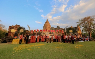 สำนักงานท่องเที่ยวและกีฬา จังหวัดบุรีรัมย์ ได้จัดงานแถลงประเพณีขึ้นเขาพนมรุ้ง ประจำปี 2560 เมื่อต้นเดือนมีนาคมที่ผ่านมา